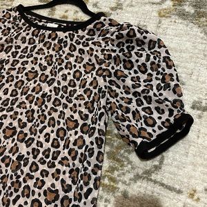 Size Large Animal Print Sheet Short Sleeves Blouse